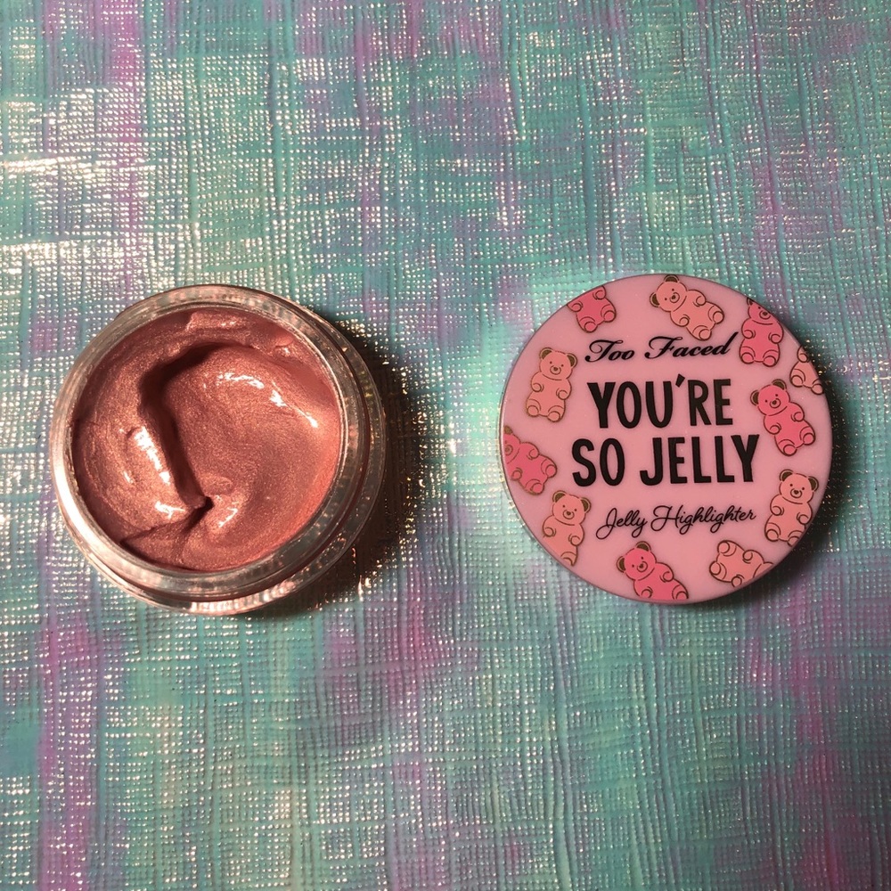 Too Faced You’re So Jelly Highlighter